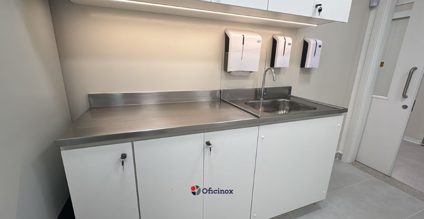 comparação inox e alumínio Bancada Hospitalar Em Aço Inox