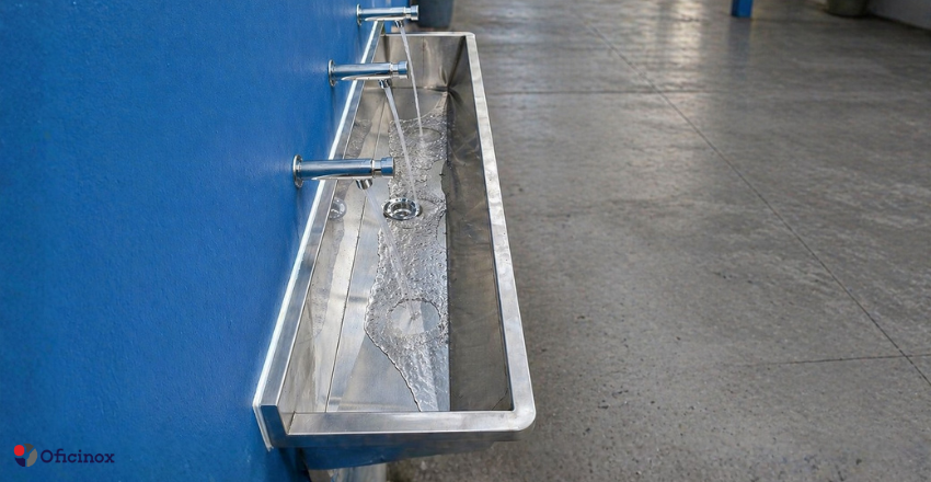 Aço inox enferruja? 1 Lavatório Coletivo em aço inox antiferrugem - Oficinox