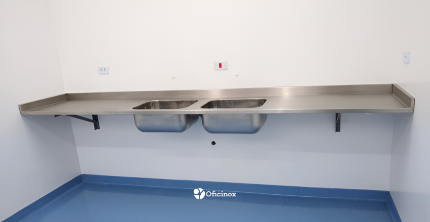 Bancadas de aço inox em projetos de alto padrão: sofisticação aliada à funcionalidade 2 Bancada alto padrão em aço inox - blog oficinox